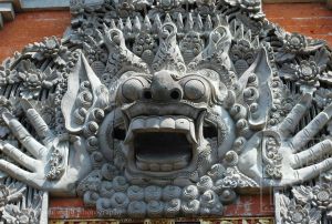 Door carving_w.jpg
